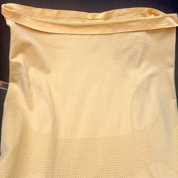 Lululemon active / running shirt - Picture 7 of 7